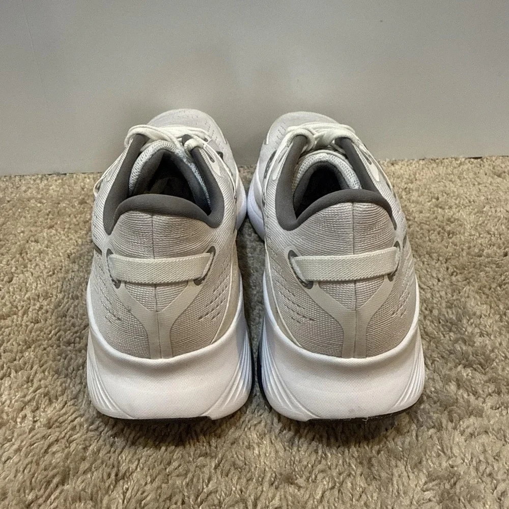 Saucony Guide 16 Mens Road Running Shoes White Black S20810-11 Size 10.5